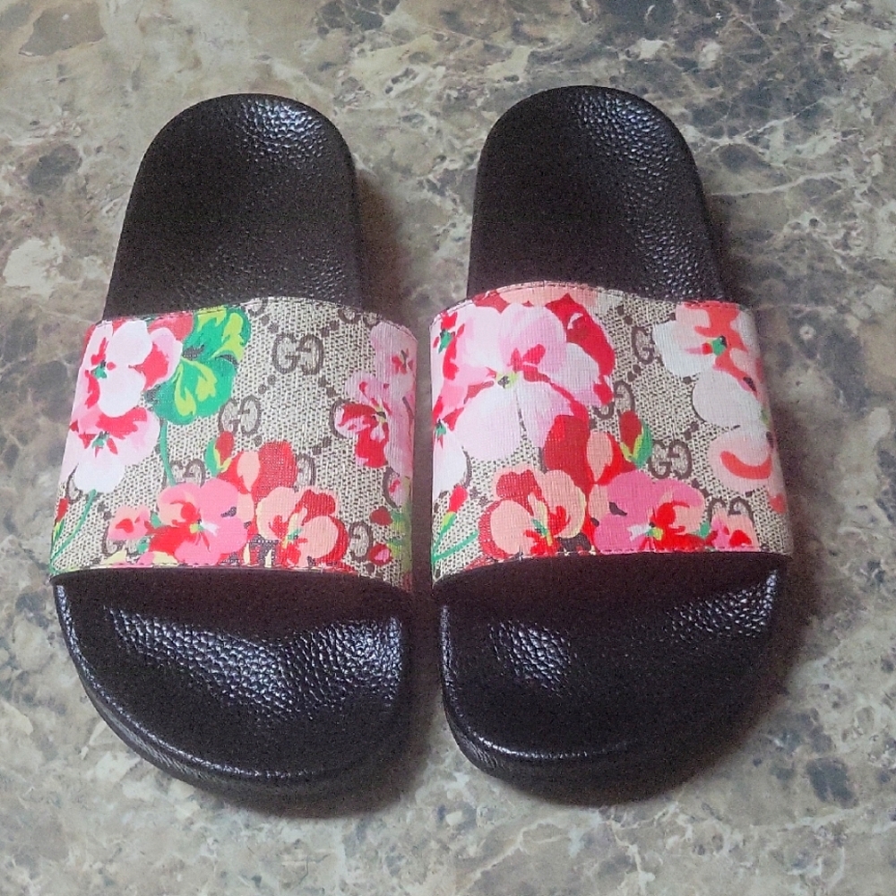 Gucci Slides Size 7
